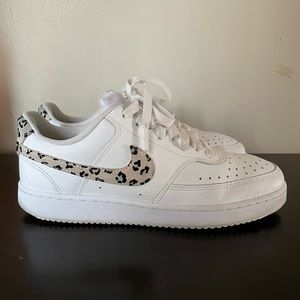 Nike Animal Print Size 8